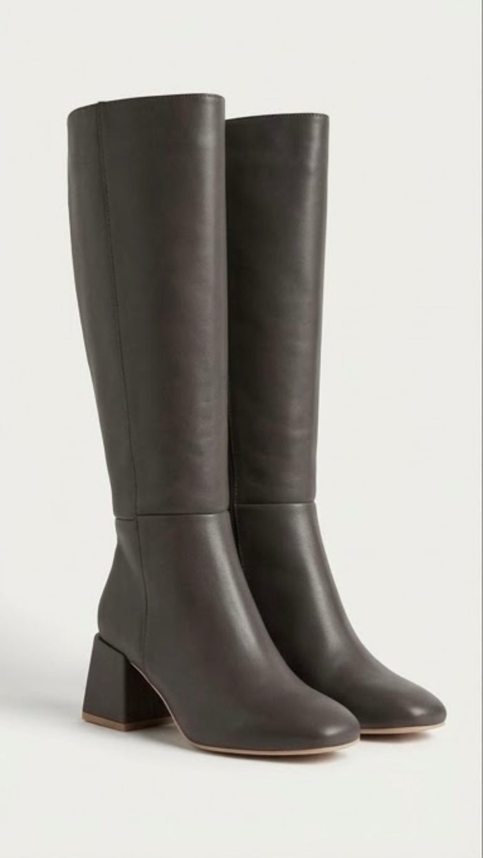 Boohoo Dark Grey Knee-High Block Heel Boots