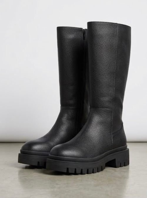 Boohoo Black Pebbled Knee-High Chunky Cleated Sole Boots