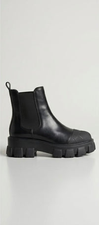Truffle Black Chunky Chelsea Boots
