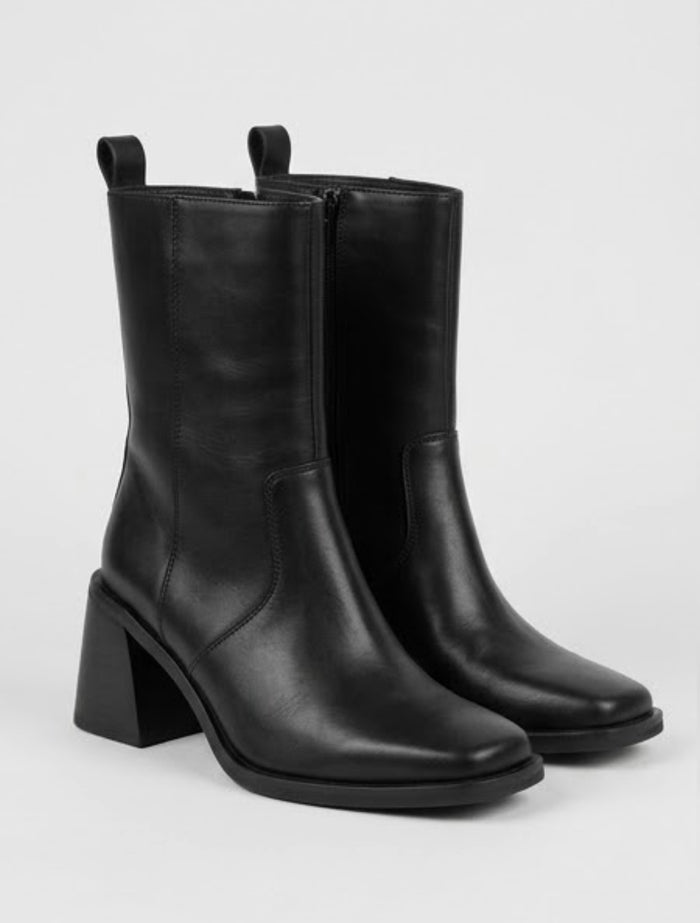 Primark Black Square Toe Pull Tab Block Heel Boots