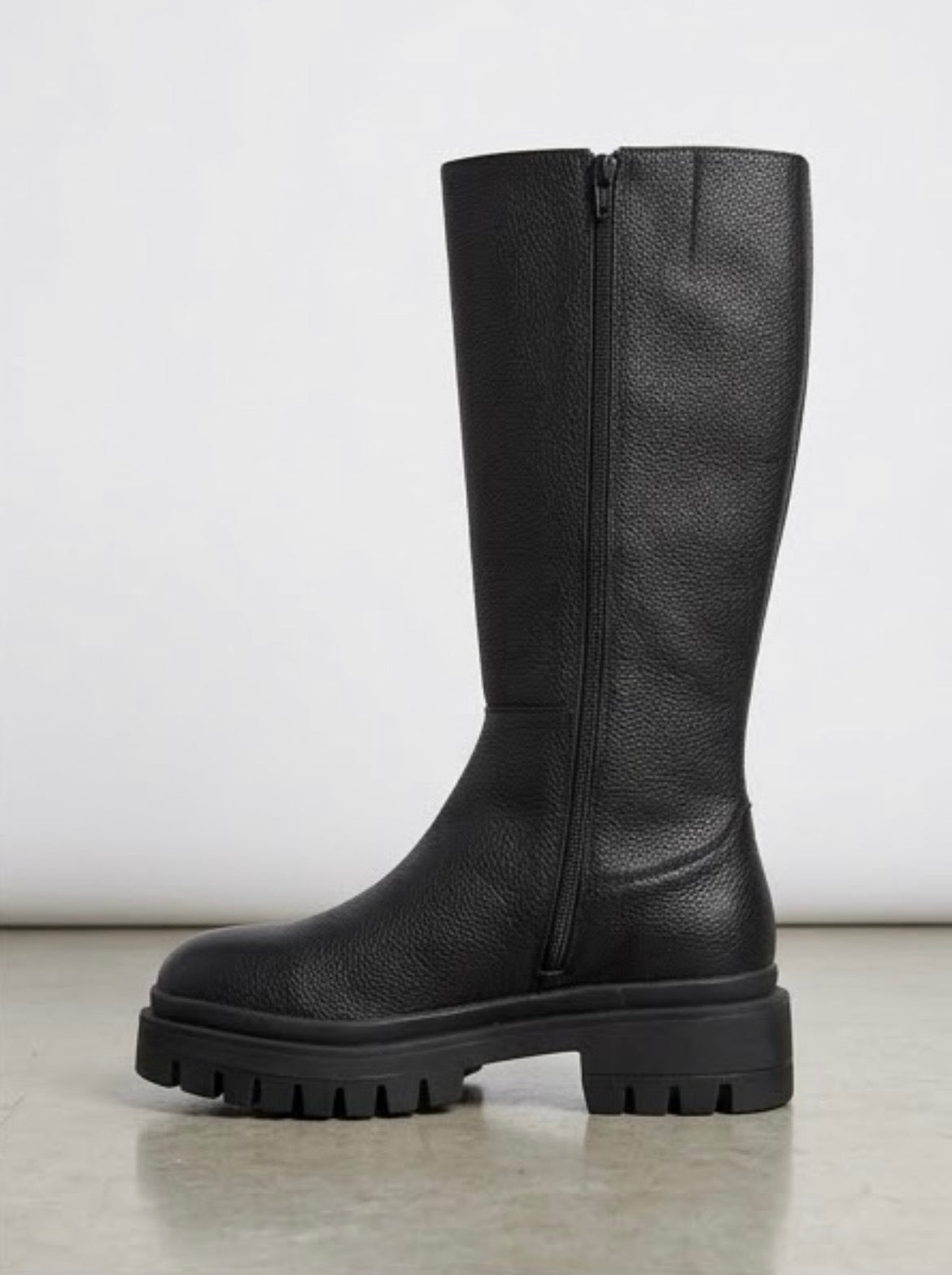 Boohoo Black Pebbled Knee-High Chunky Cleated Sole Boots