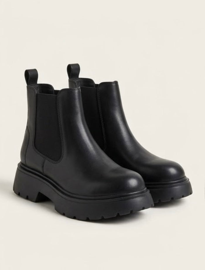 Primark Black Smooth Chunky Chelsea Boots
