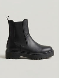 Claudia Ghizzani Black Smooth Chelsea Boots